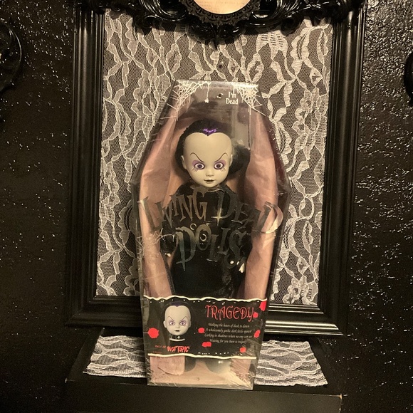 LIVING Dead Doll Tragedy Limited Edition - Picture 1 of 3